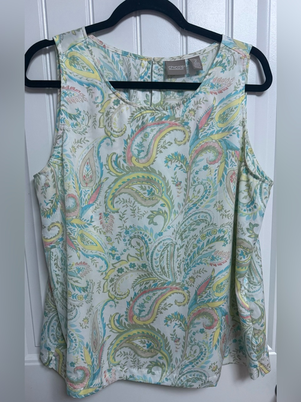 Complete outfit Sleeveless Paisley Shell in Pastel Green Blue Pink Yellow